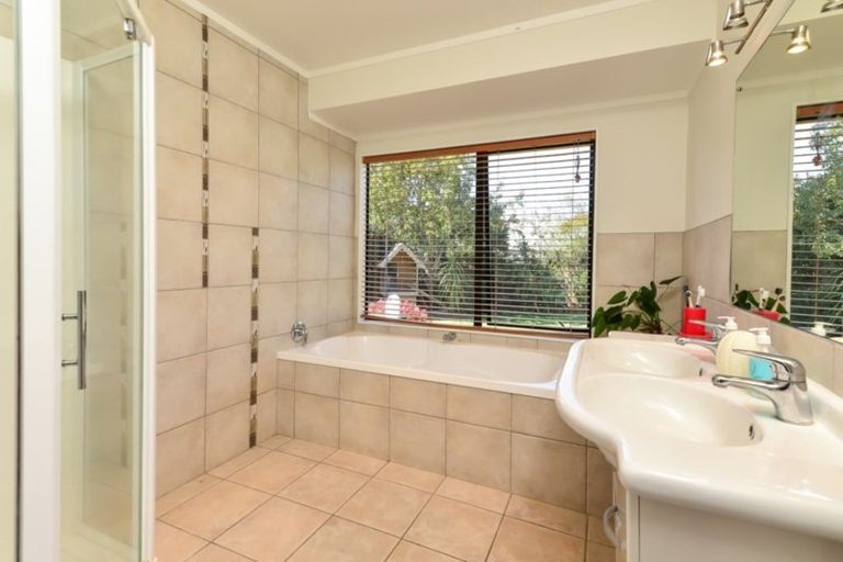 Photo of property in 13 Vogel Place, Cambridge, 3434