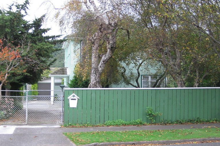 Photo of property in 15 Pearce Crescent, Taita, Lower Hutt, 5011