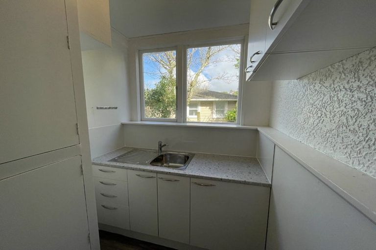 Photo of property in 96 Ruskin Road, Newlands, Wellington, 6037