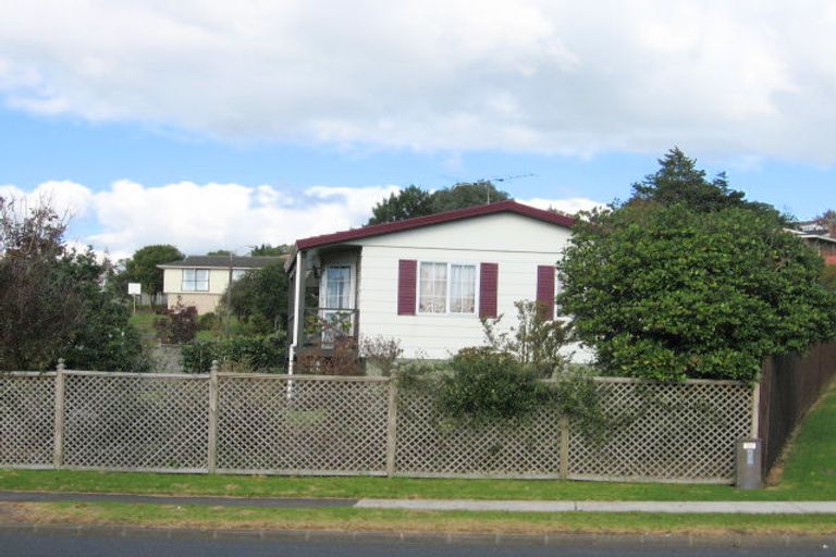 Photo of property in 15 Aspiring Avenue, Clover Park, Auckland, 2019