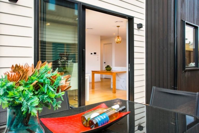 Photo of property in 19 Tawatawa Street, Long Bay, Auckland, 0630