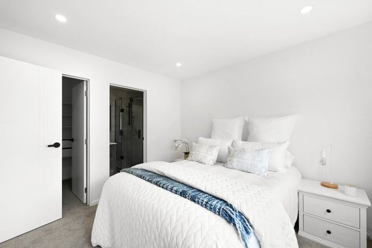 Photo of property in 12c Massine Place, Randwick Park, Auckland, 2105