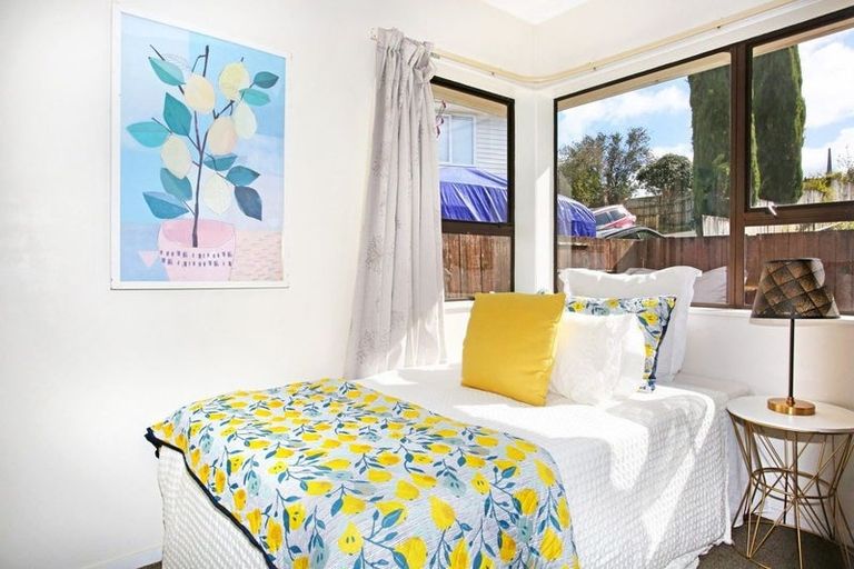 Photo of property in 2/16 Ridge Road, Howick, Auckland, 2014