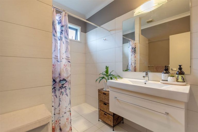 Photo of property in 6a Kauri Street, Taradale, Napier, 4112