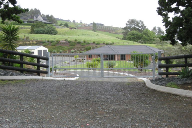 Photo of property in 377 Ponga Road, Opaheke, Papakura, 2584