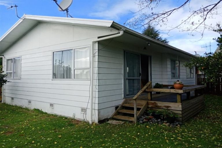 Photo of property in 2/36 Powhiri Avenue, Kensington, Whangarei, 0112