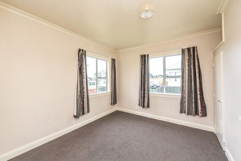 Photo of property in 184 Cornfoot Street, Castlecliff, Whanganui, 4501