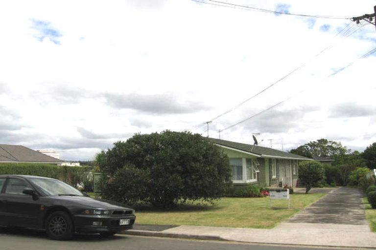 Photo of property in 2/15 Dodson Avenue, Milford, Auckland, 0620