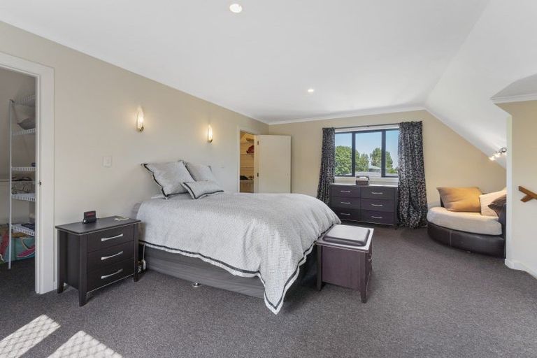 Photo of property in 14 Tararua Crescent, Otaki, 5512