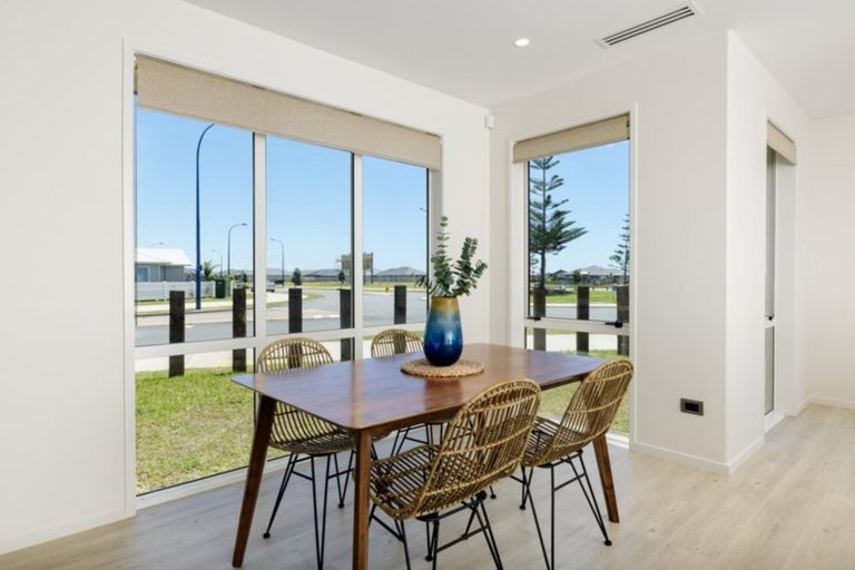 Photo of property in 1 Livingstone Drive, Papamoa Beach, Papamoa, 3118