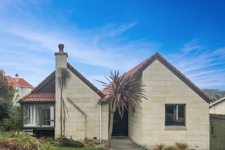 Photo of property in 28 Drivers Road, Maori Hill, Dunedin, 9010