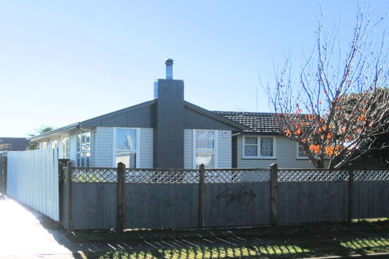 Photo of property in 27 Curling Crescent, Onekawa, Napier, 4110