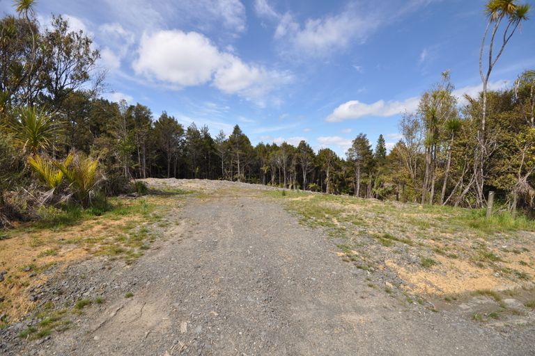 Photo of property in 551 Krippner Road, Puhoi, Silverdale, 0994