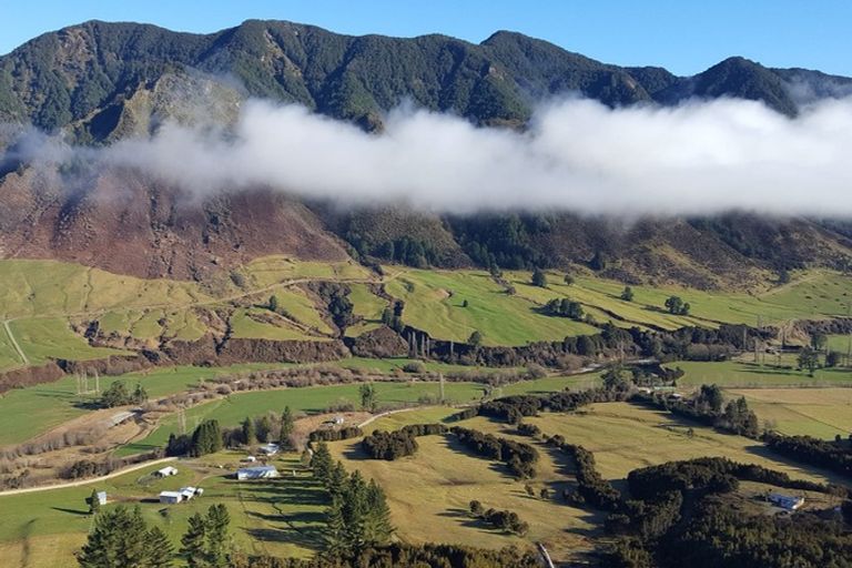 Photo of property in 636 Tutaki Road South, Tutaki, Murchison, 7077