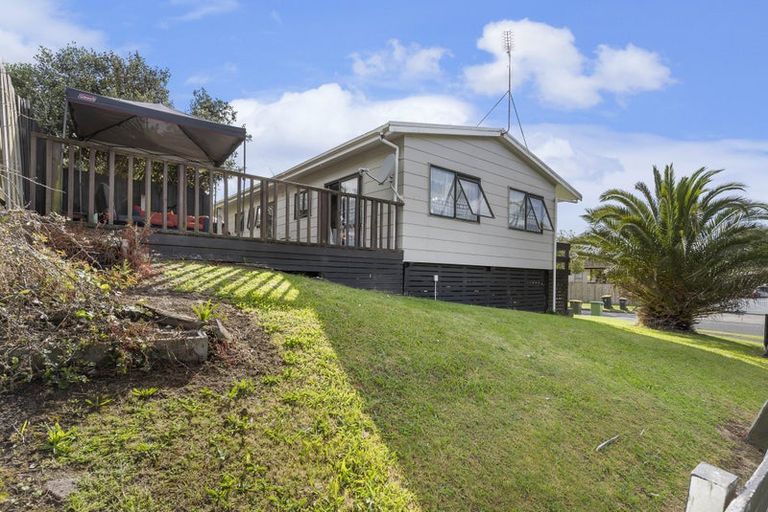 Photo of property in 2/11 Bluewater Place, Wattle Downs, Auckland, 2103