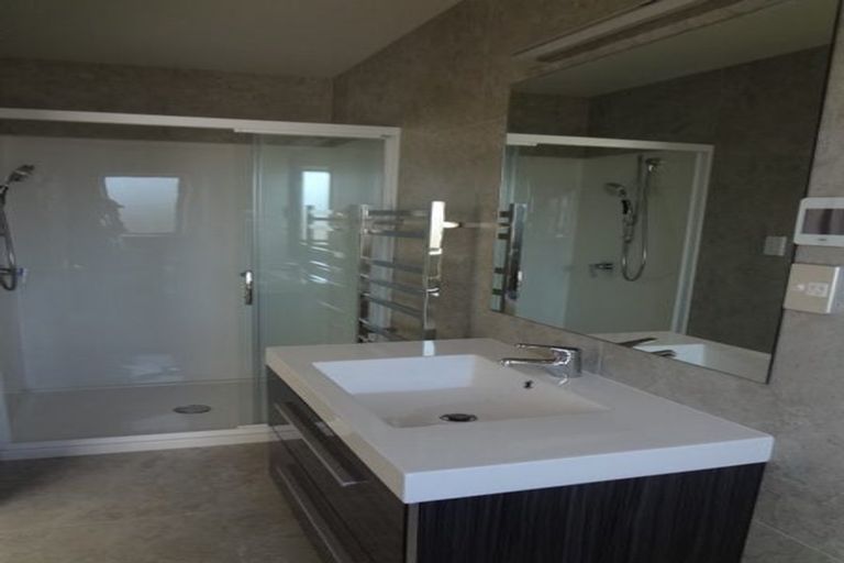 Photo of property in 79 Deep Creek Road, Waiake, Auckland, 0630