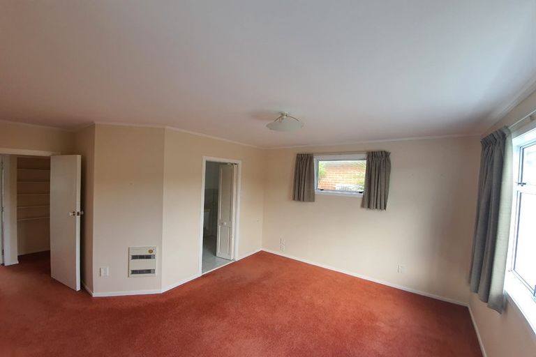 Photo of property in 71 Taylor Terrace, Tawa, Wellington, 5028