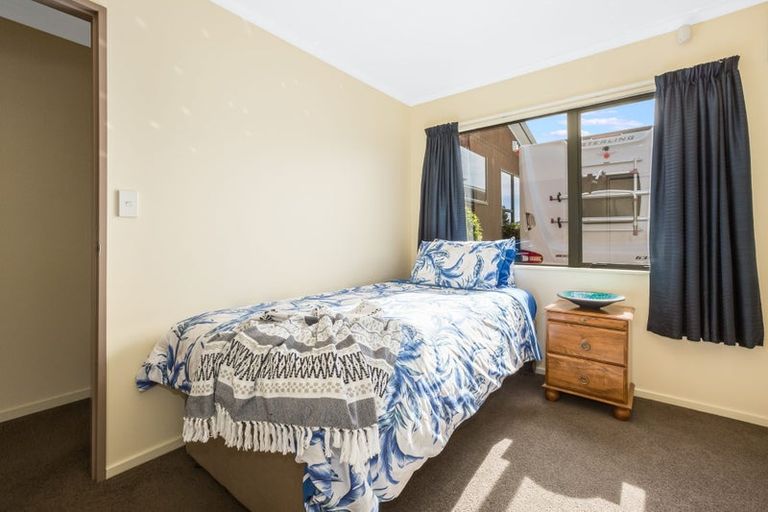 Photo of property in 25 Pine Ridge Terrace, Waikanae Beach, Waikanae, 5036