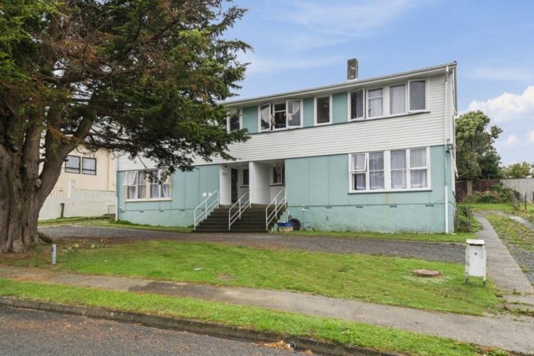 Photo of property in 6-8 Waihemo Street, Waitangirua, Porirua, 5024