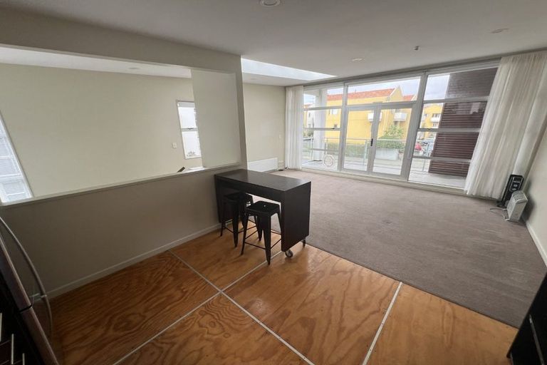 Photo of property in 1/306 Evans Bay Parade, Hataitai, Wellington, 6021