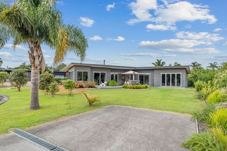 Photo of property in 4 Coral Place, Matapouri, Whangarei, 0173