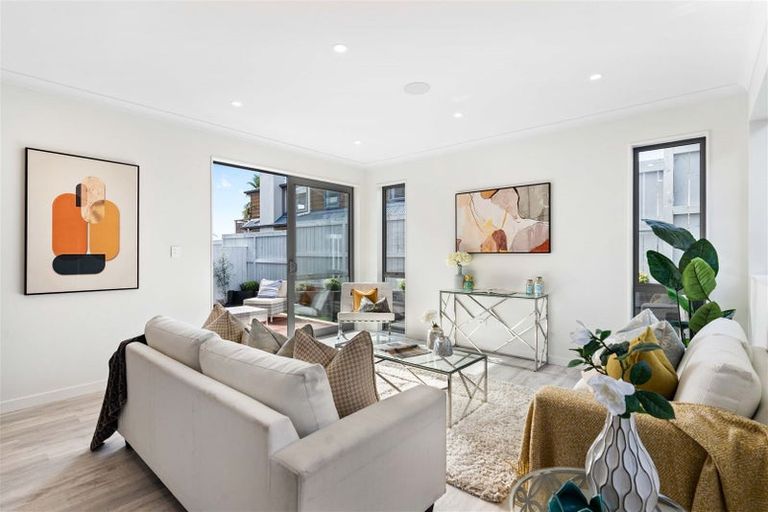 Photo of property in 33d Roseberry Avenue, Birkenhead, Auckland, 0626