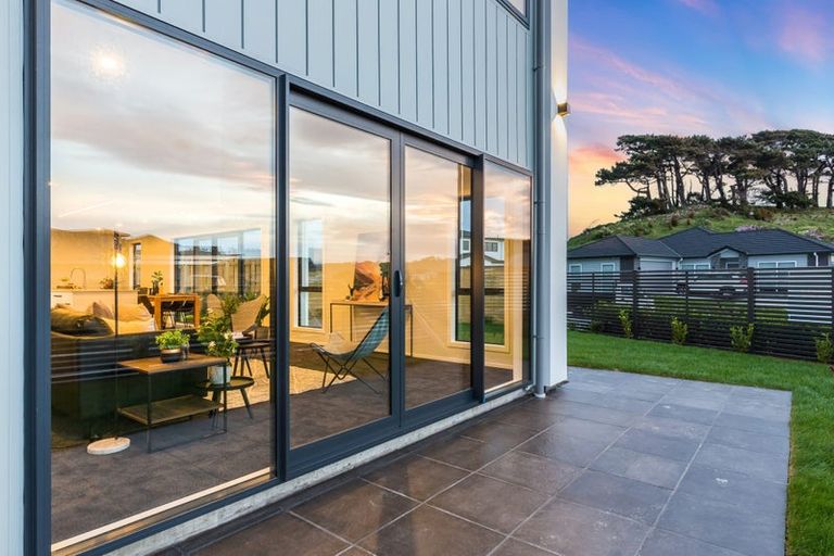 Photo of property in 2a Kaiaho Close, Aotea, Porirua, 5024