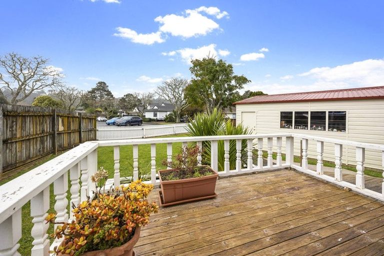 Photo of property in 39 Redlands Grove, Swanson, Auckland, 0612