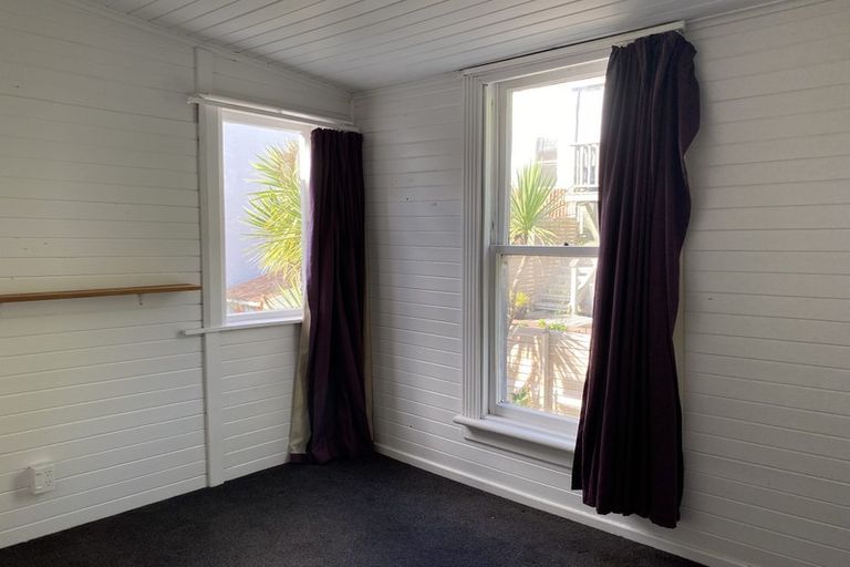 Photo of property in 14 Prince Street, Mount Victoria, Wellington, 6011