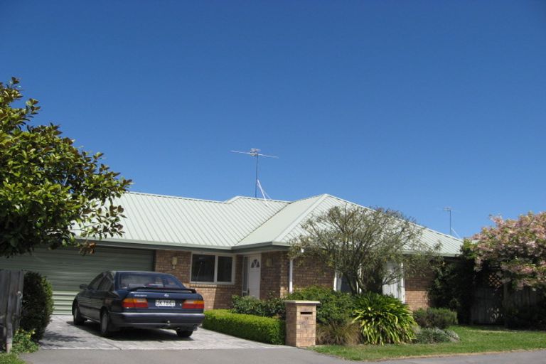 Photo of property in 1b Somerset Place, Woodend, 7610