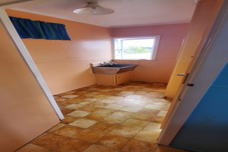 Photo of property in 71 Marlborough Avenue, Glenfield, Auckland, 0629