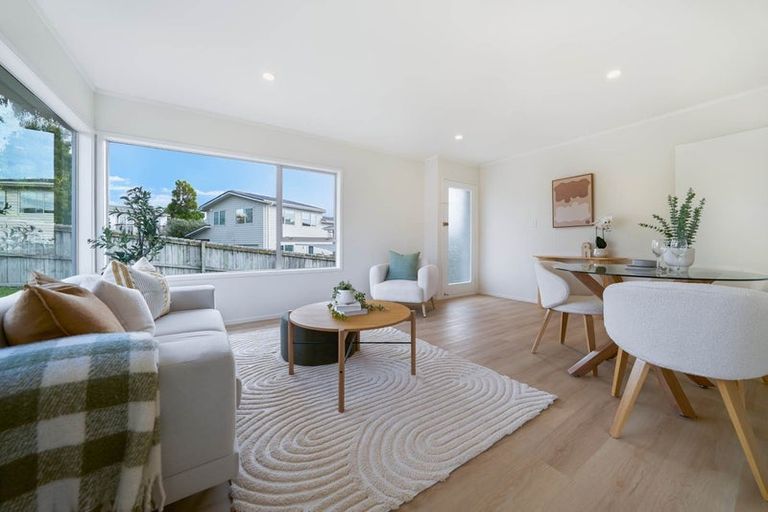 Photo of property in 1/20 Celeste Place, Totara Vale, Auckland, 0627