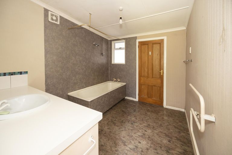 Photo of property in 12a Clyde Street, Oamaru North, Oamaru, 9400