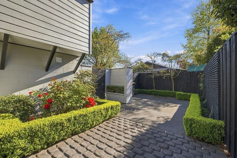 Photo of property in 76b Memorial Avenue, Ilam, Christchurch, 8053