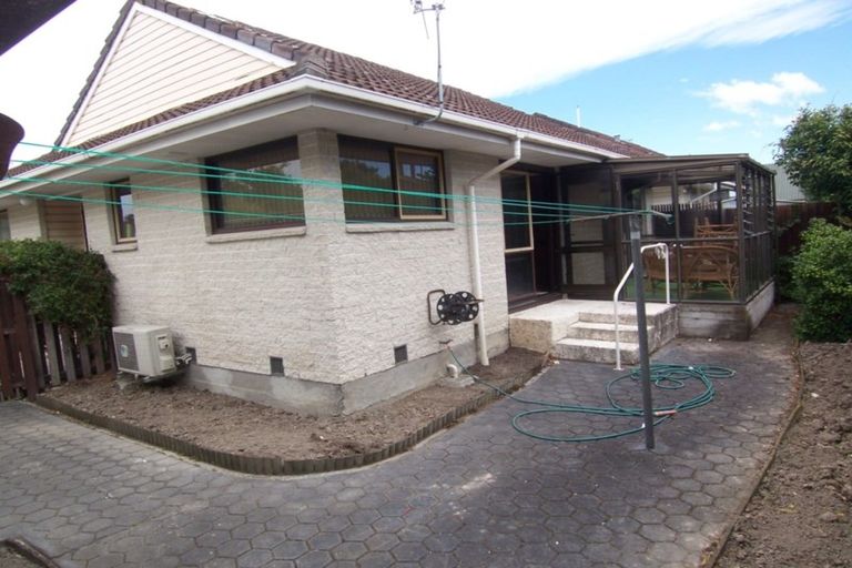 Photo of property in 1/10 Wadeley Road, Ilam, Christchurch, 8041