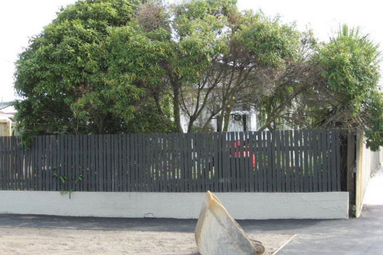 Photo of property in 126a Mackenzie Avenue, Woolston, Christchurch, 8023