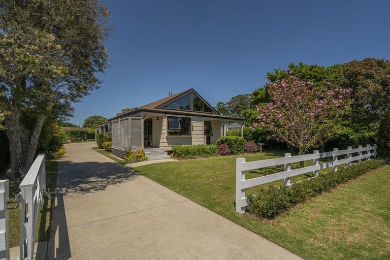 Photo of property in 72 Catherine Crescent, Whitianga, 3510
