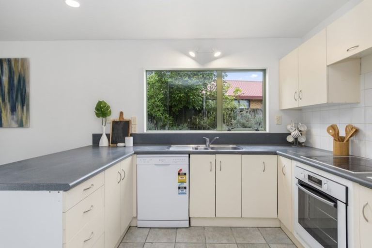 Photo of property in 10 Dalton Drive, Papamoa Beach, Papamoa, 3118