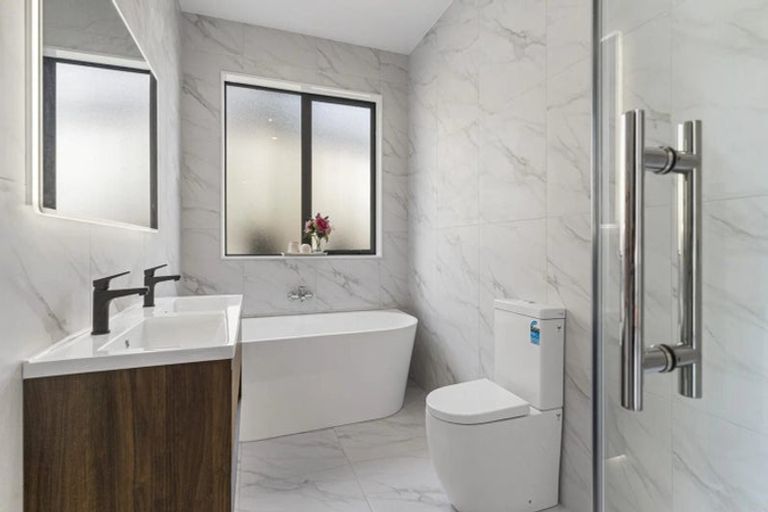 Photo of property in 52 Pukemarino Road, Waimauku, 0812