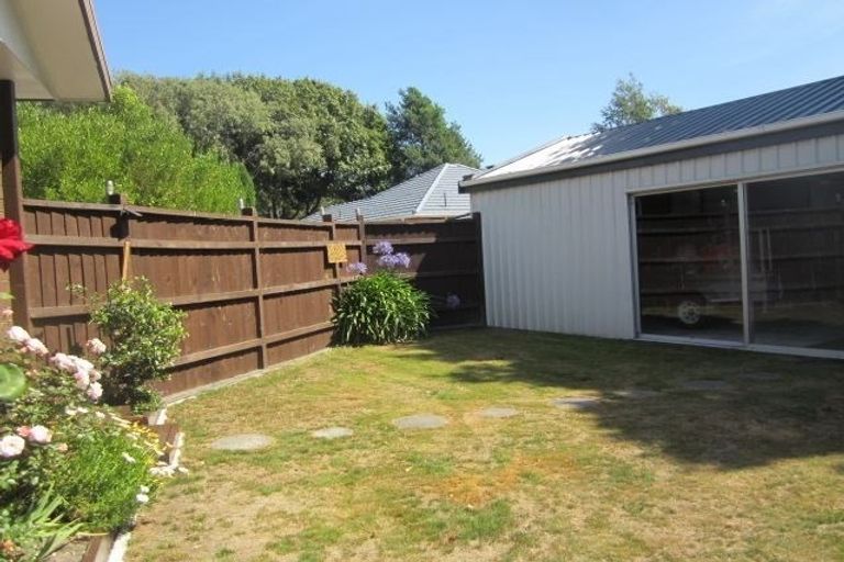 Photo of property in 10a Oakhurst Place, Russley, Christchurch, 8042