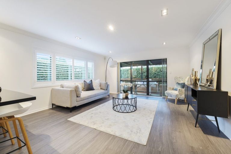 Photo of property in 54 Sapperton Drive, Henderson, Auckland, 0612