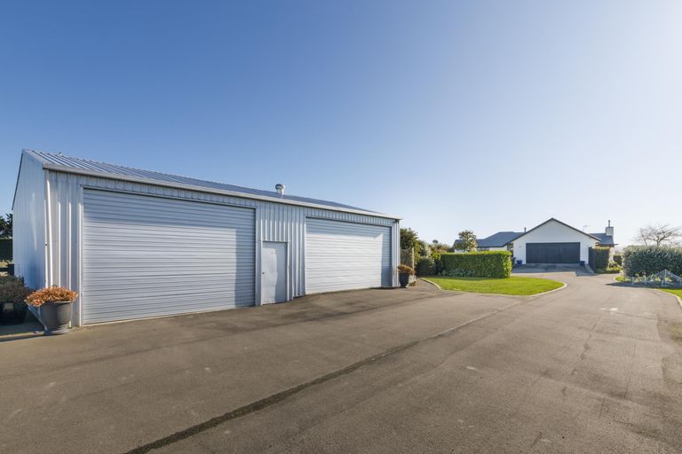 Photo of property in 33 Silkwood Place, Fitzherbert, Palmerston North, 4410