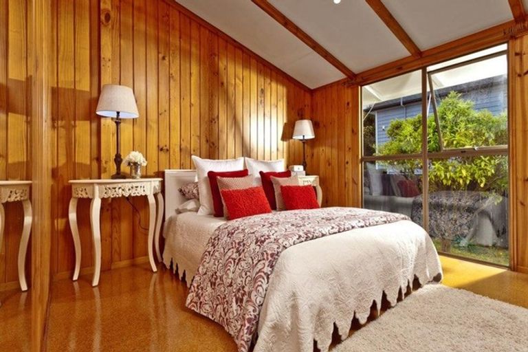 Photo of property in 10 Phillipa Place, Browns Bay, Auckland, 0630