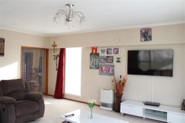 Photo of property in 112 Frankley Road, Frankleigh Park, New Plymouth, 4310