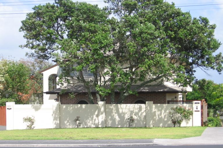 Photo of property in 2/210a East Coast Road, Forrest Hill, Auckland, 0620