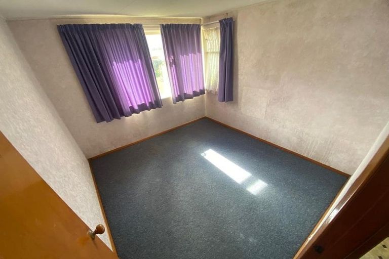 Photo of property in 2 Old Wairoa Road, Papakura, 2110