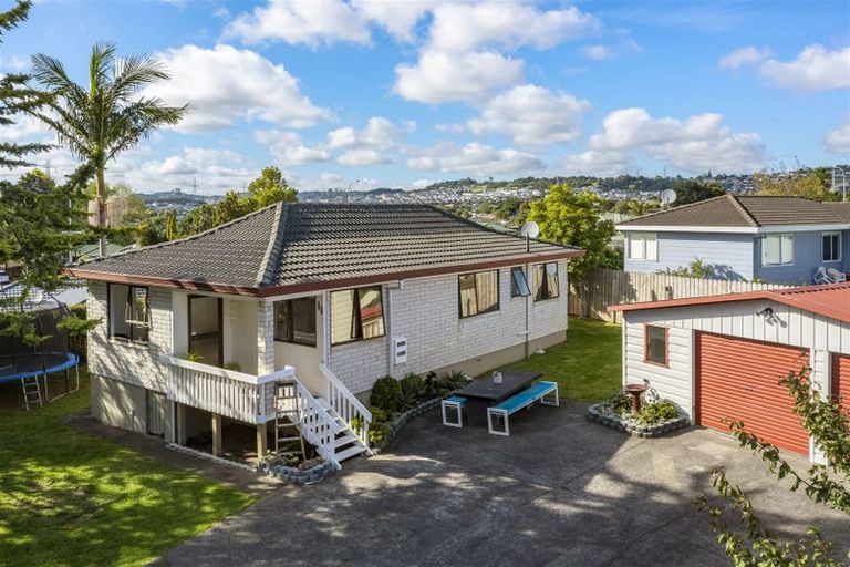 Photo of property in 31 Penion Drive, Flat Bush, Auckland, 2023