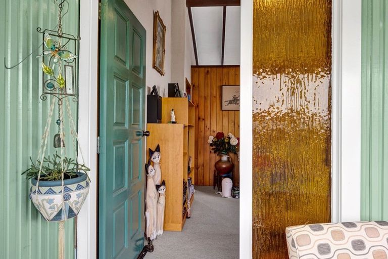 Photo of property in 16 Karaka Street, Inglewood, 4330