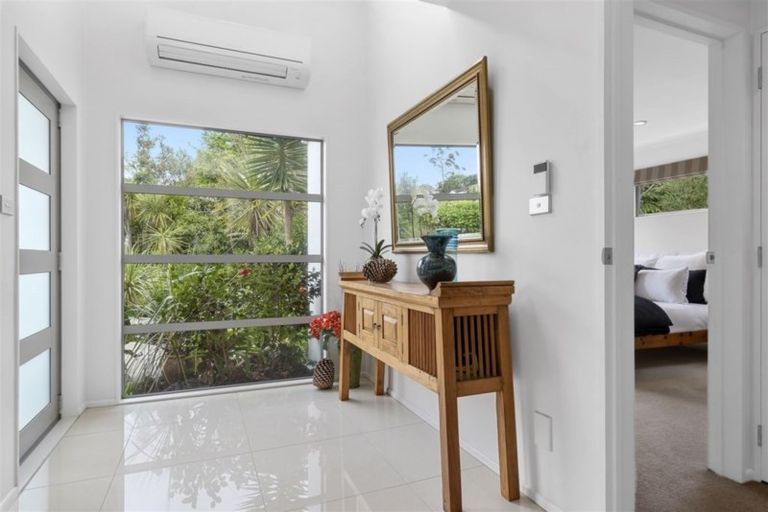 Photo of property in 18 Kahikatea Close, Campbells Bay, Auckland, 0630