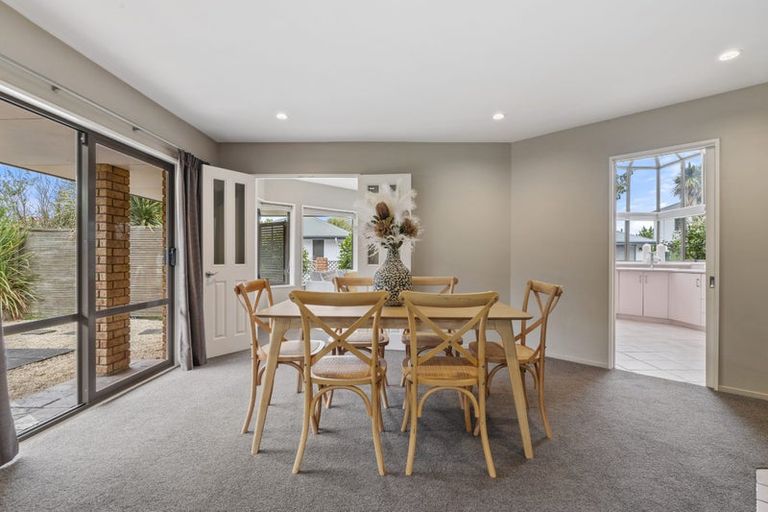 Photo of property in 2 Lantern Lane, Halswell, Christchurch, 8025